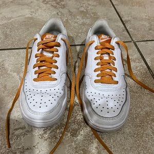 Nike women’s size 6